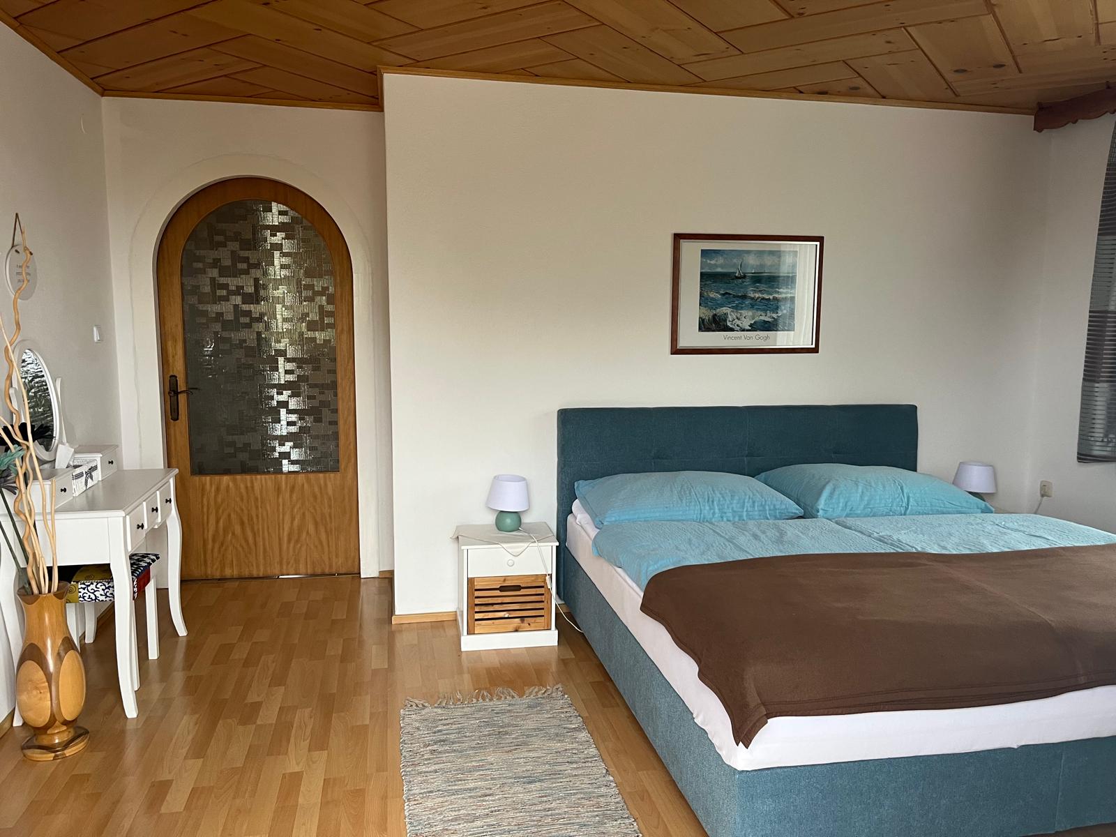 Großes Schlafzimmer